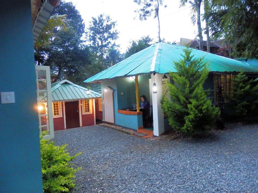 Green Garden Cottage Thekkady Bagian luar foto
