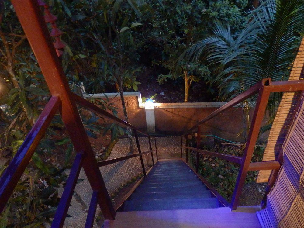 Green Garden Cottage Thekkady Bagian luar foto
