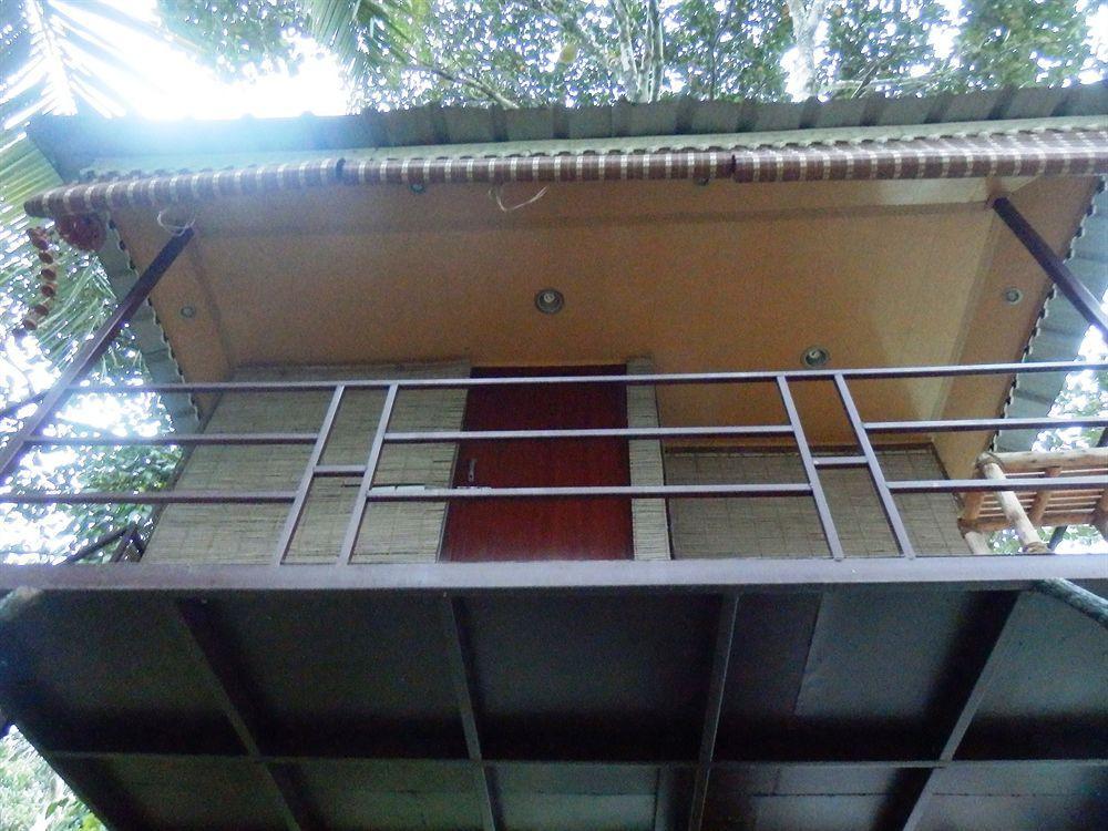 Green Garden Cottage Thekkady Bagian luar foto