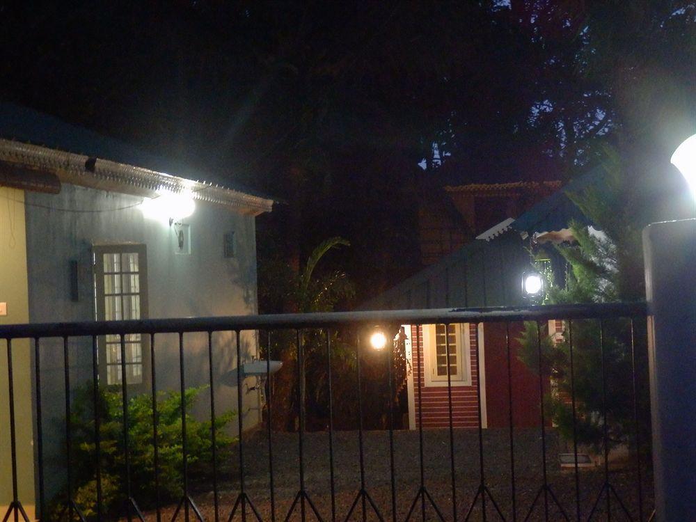 Green Garden Cottage Thekkady Bagian luar foto