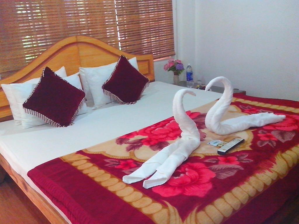 Green Garden Cottage Thekkady Ruang foto