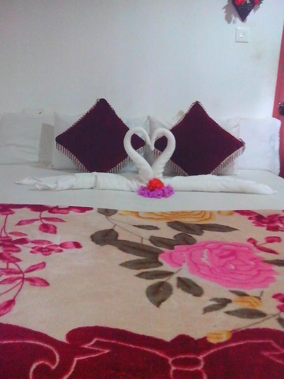 Green Garden Cottage Thekkady Bagian luar foto