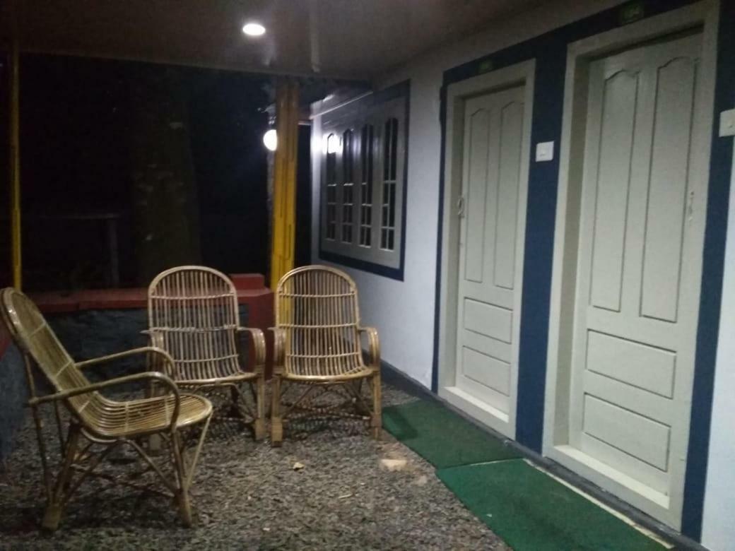 Green Garden Cottage Thekkady Bagian luar foto